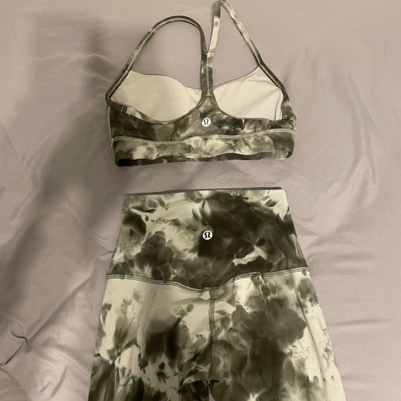 Lululemon olive diamond dye align leggings 28” and flow y bra - Picture 3 of 8